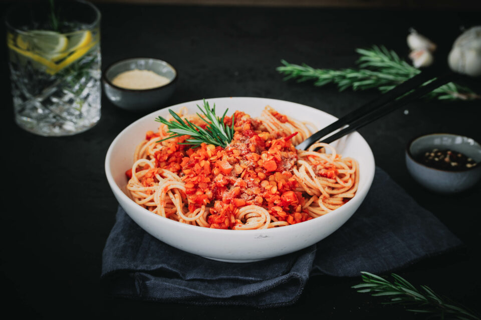 Spaghetti Mit Linsen-Bolognese // Rezept (vegan)