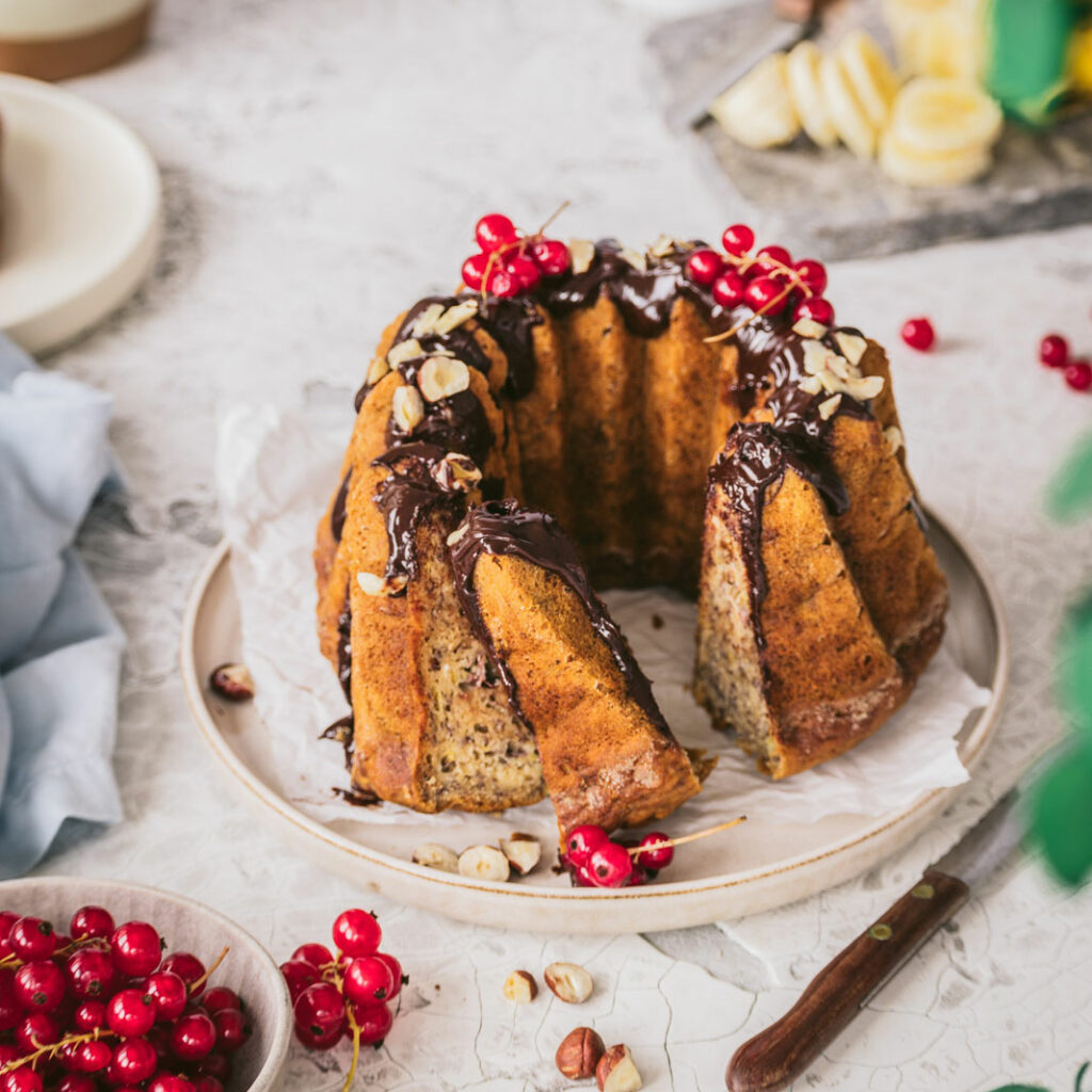 Saftiger Bananenkuchen ohne Zucker // vegan &amp; einfach